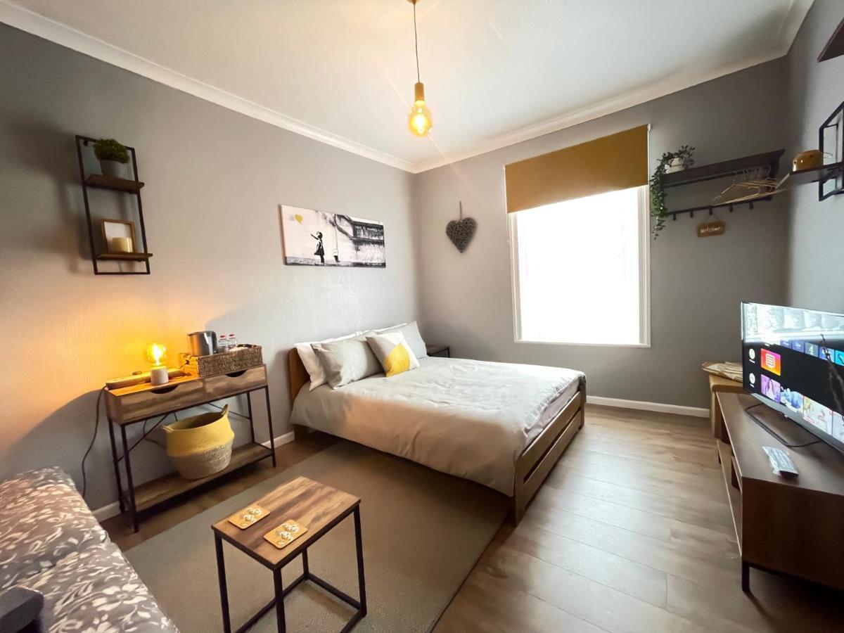 Westend Holiday Room 4 Brecon Bagian luar foto