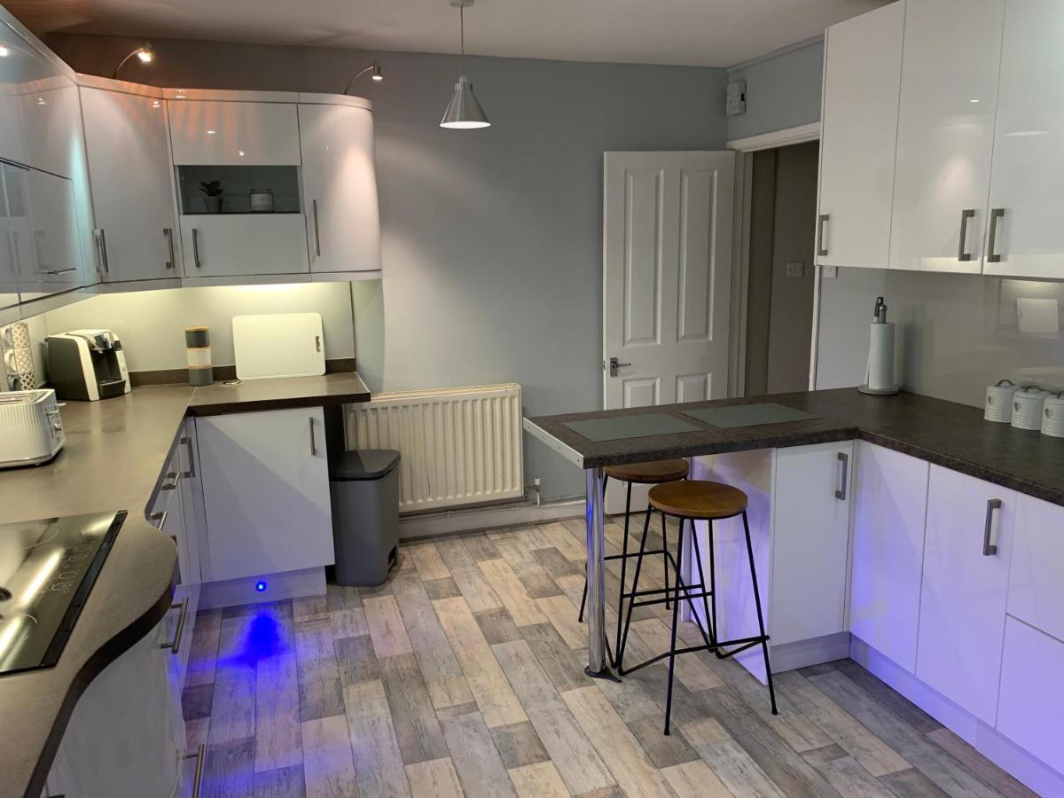 Westend Holiday Room 4 Brecon Bagian luar foto
