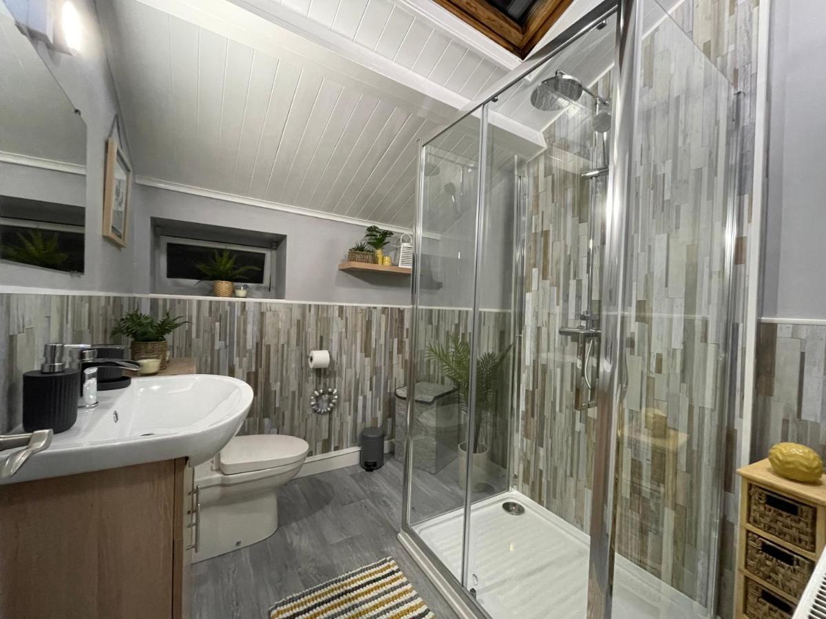 Westend Holiday Room 4 Brecon Bagian luar foto